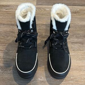 Worn once women’s Sorel winter waterproof boots